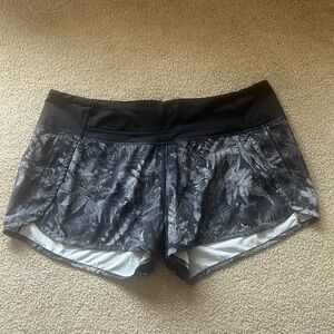Ladies Lululemon Speed Shorts!